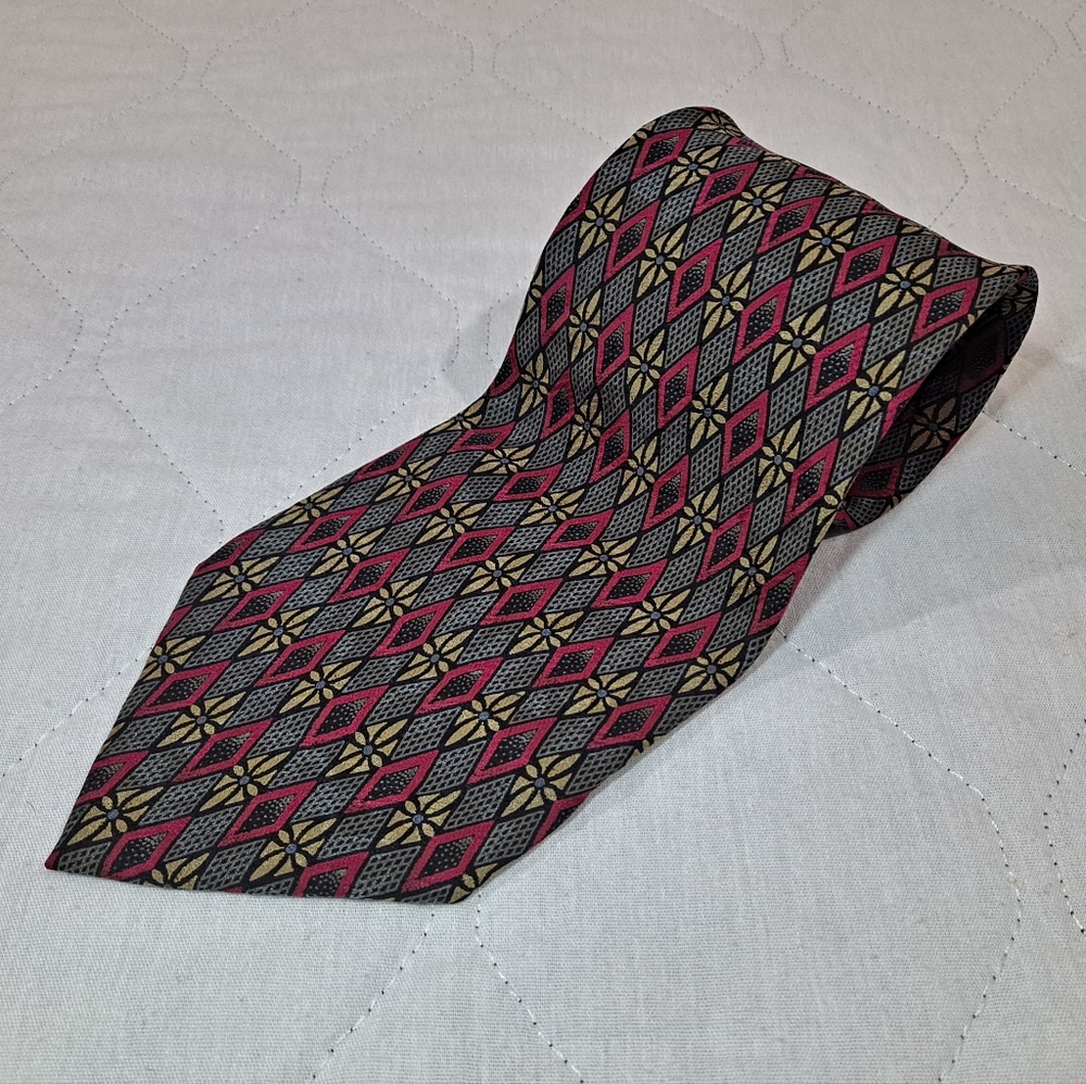 Retro Design Studios 💯 Silk Designer Tie 58" x 3.75" Gray/Burgundy Diamonds ♦️